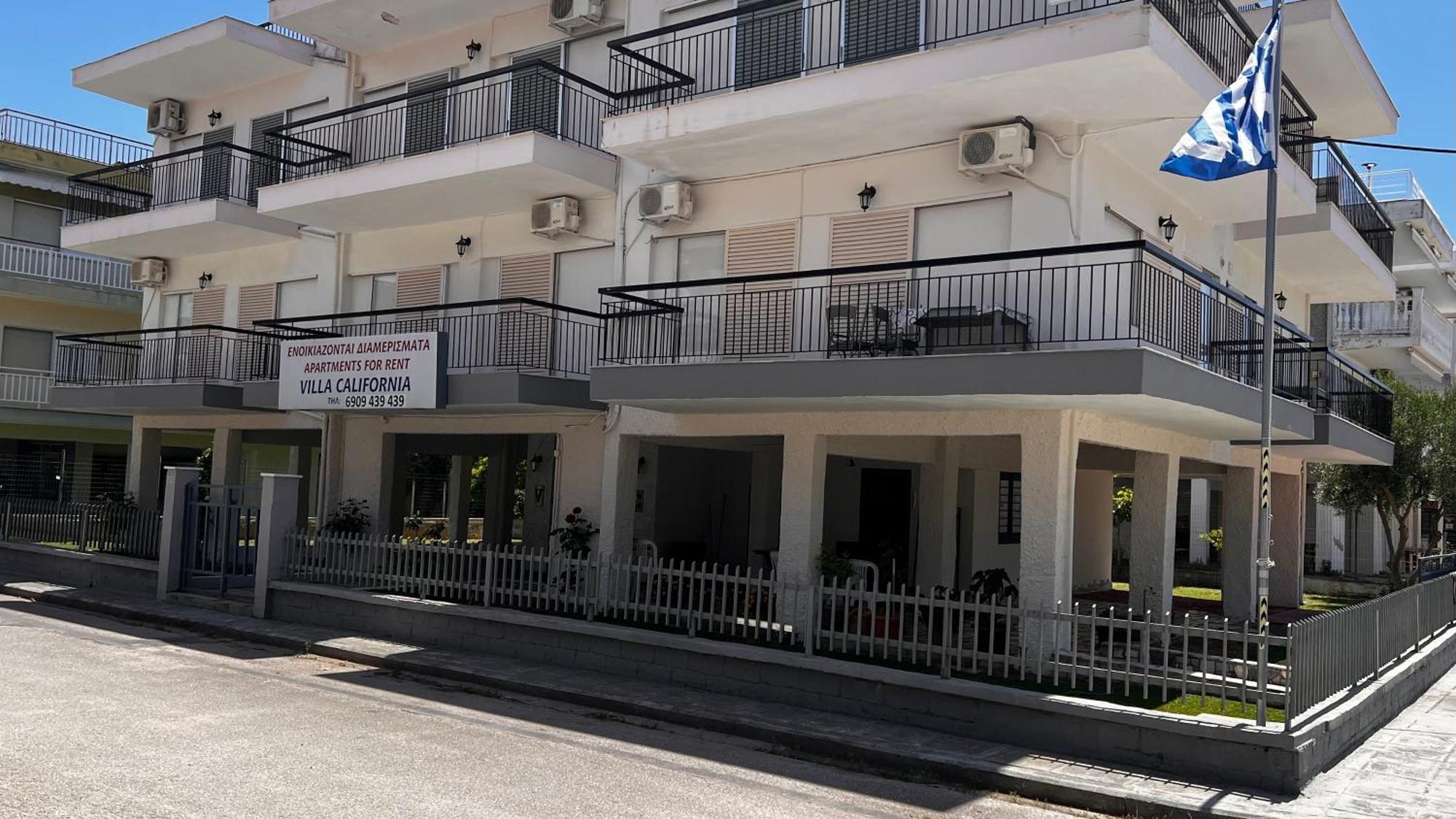 Villa California Паралия Дионисиу Екстериор снимка